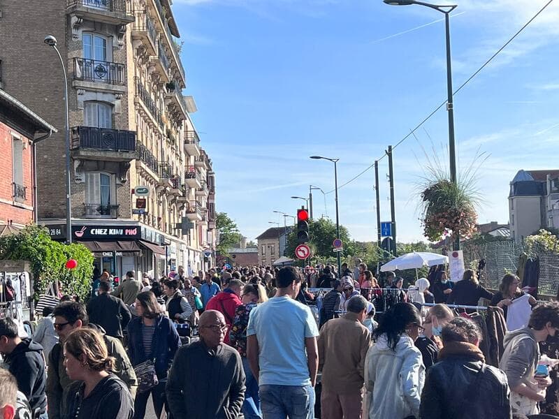 Photo de Vide-grenier - Gare de la garenne colombes